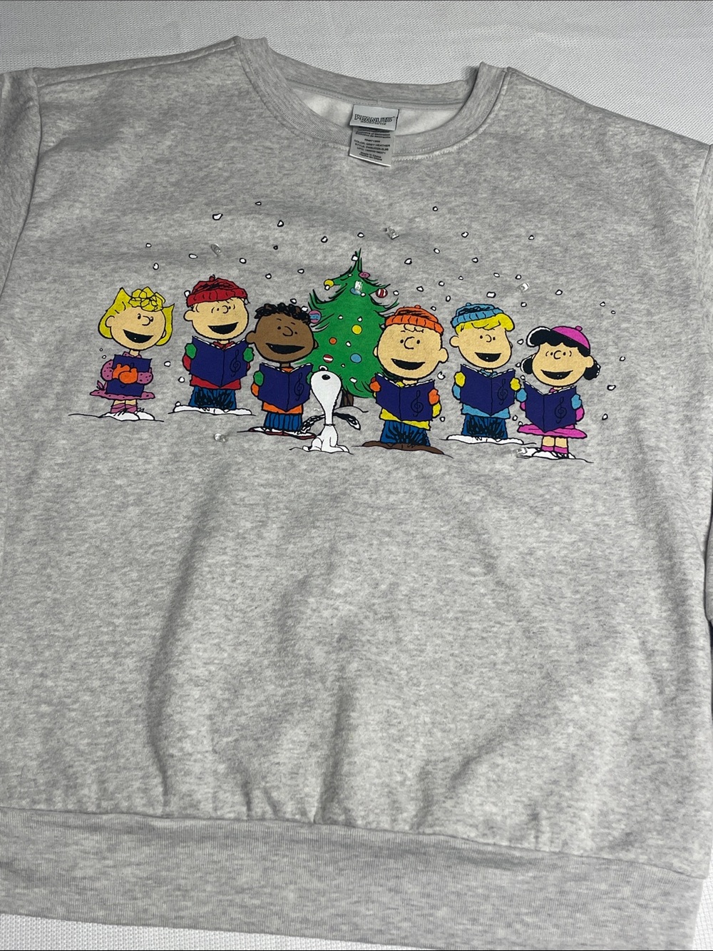 Peanuts light-up holiday heathered grey crewneck sweatshirt. Size Small. EUC.